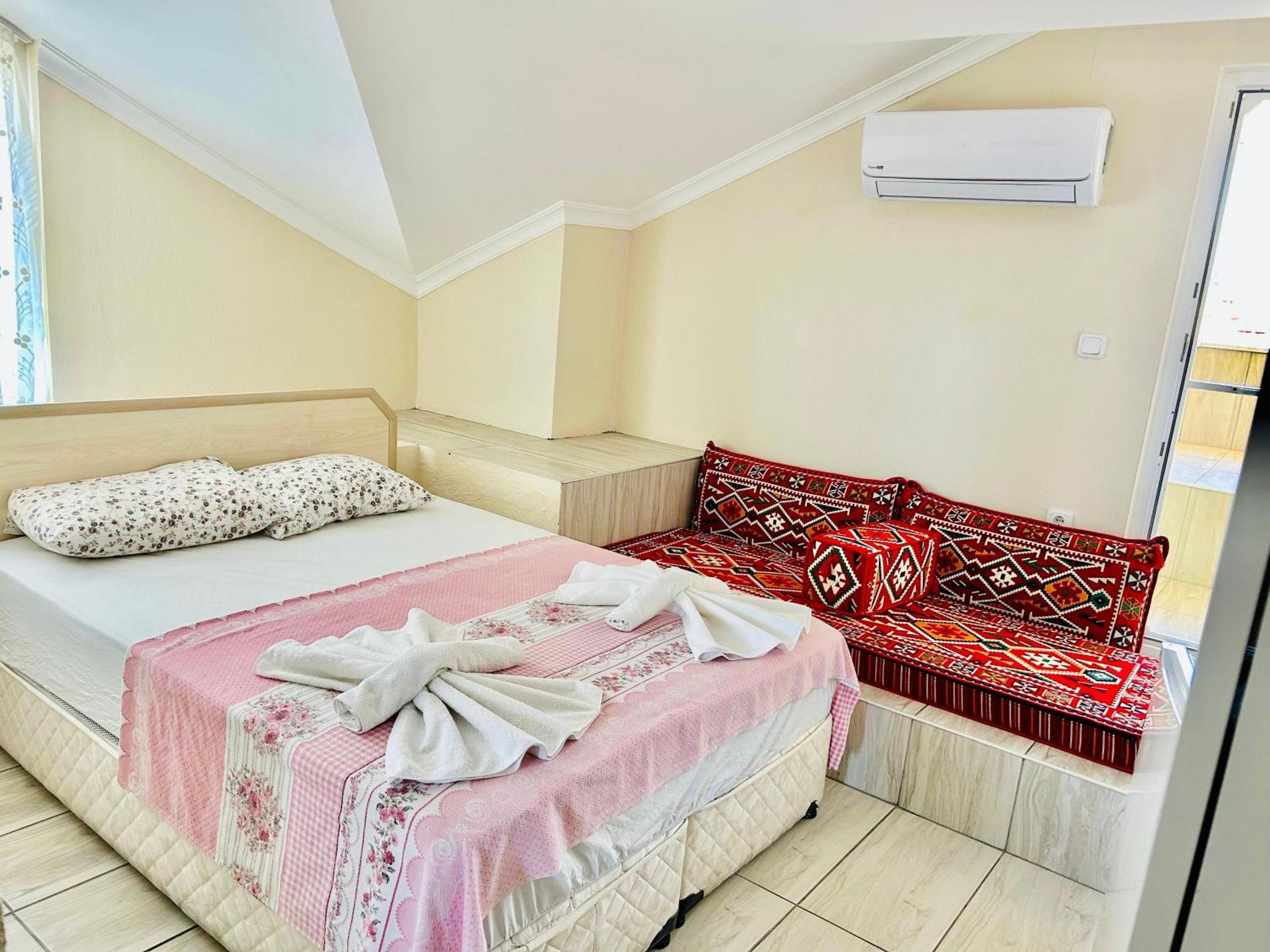 Karaca Hotel 3*