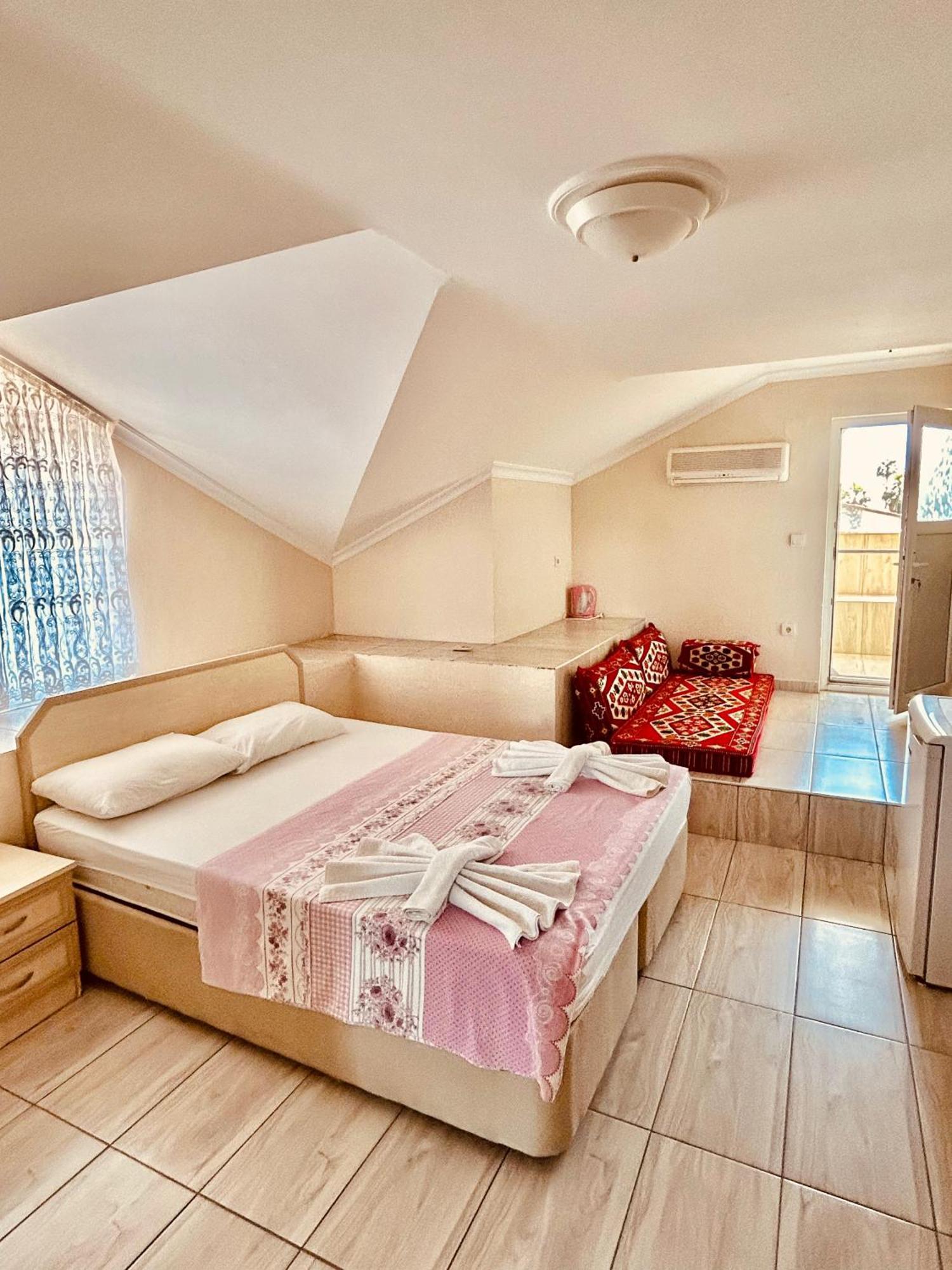 Hotel Karaca 3*