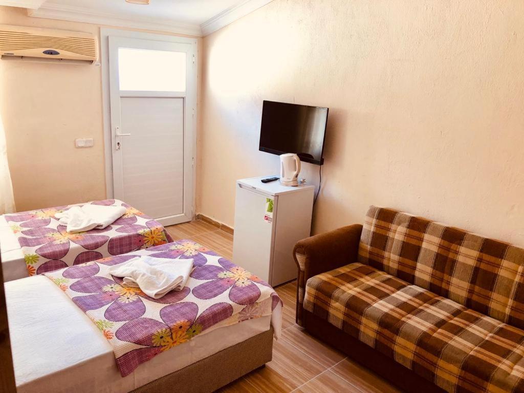 Karaca Hotel