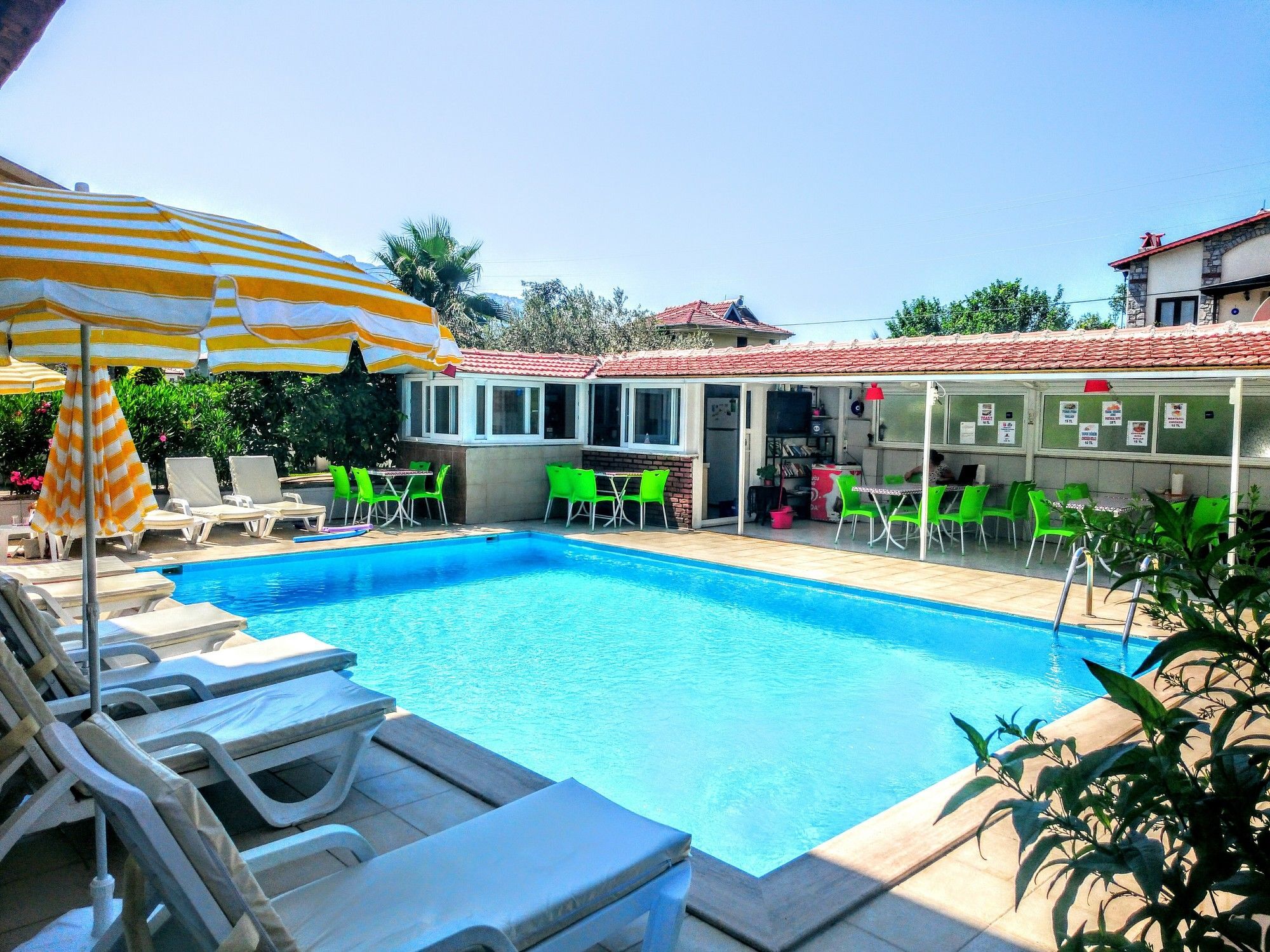 Karaca Hotel 3*